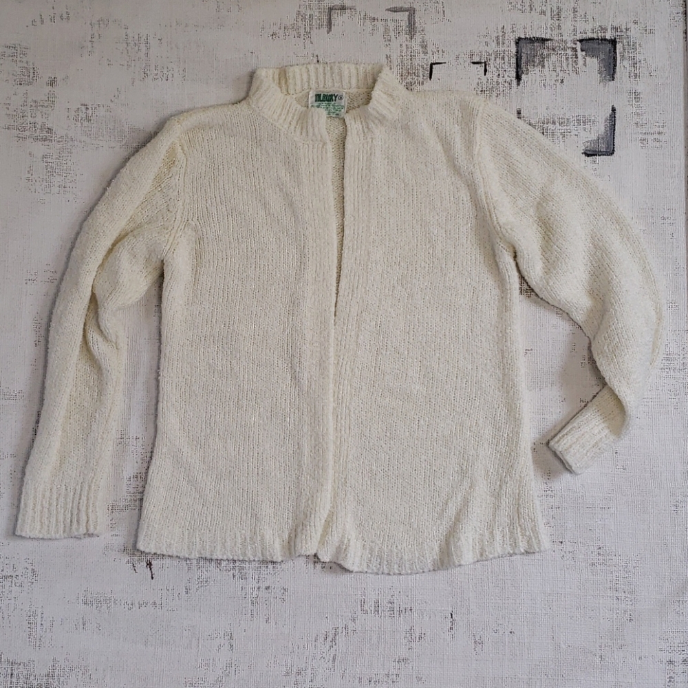 So pretty acrylic off white trow sweater